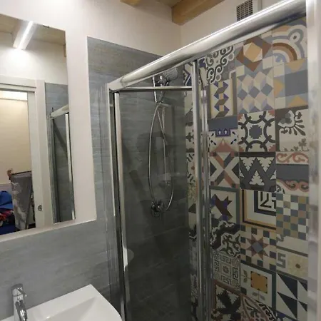 Il Cortiletto Su Levanzo *