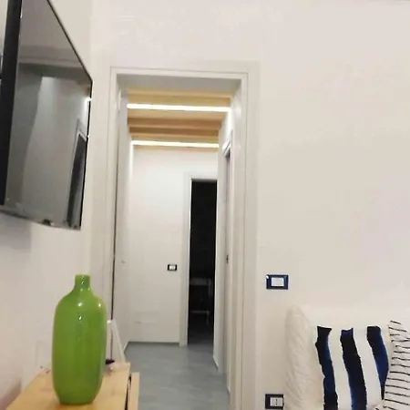 Il Cortiletto Su Levanzo *